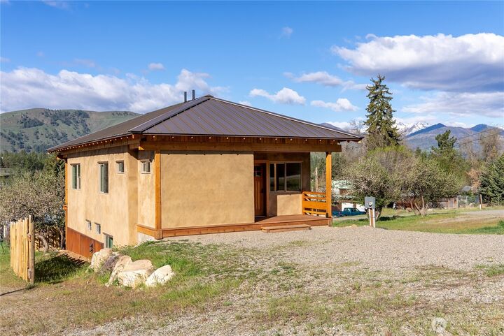 Property Photo:  906  Lince Avenue  WA 98862 