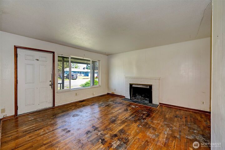 Property Photo:  504  26th Street SE  WA 98002 