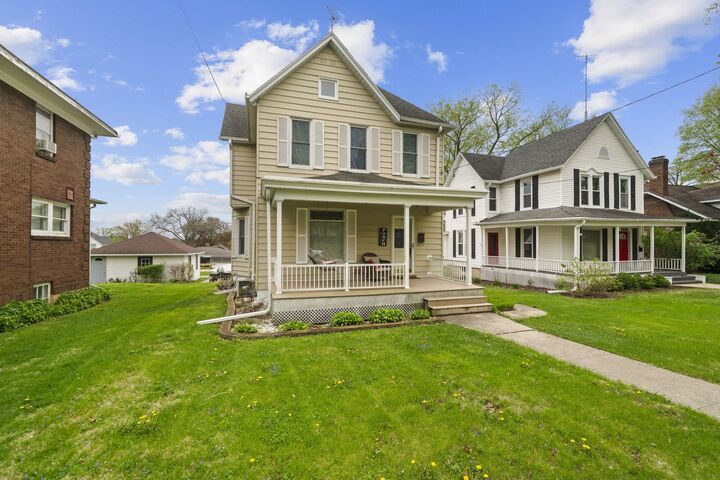Property Photo:  1221 W Lincoln Boulevard  IL 61032 
