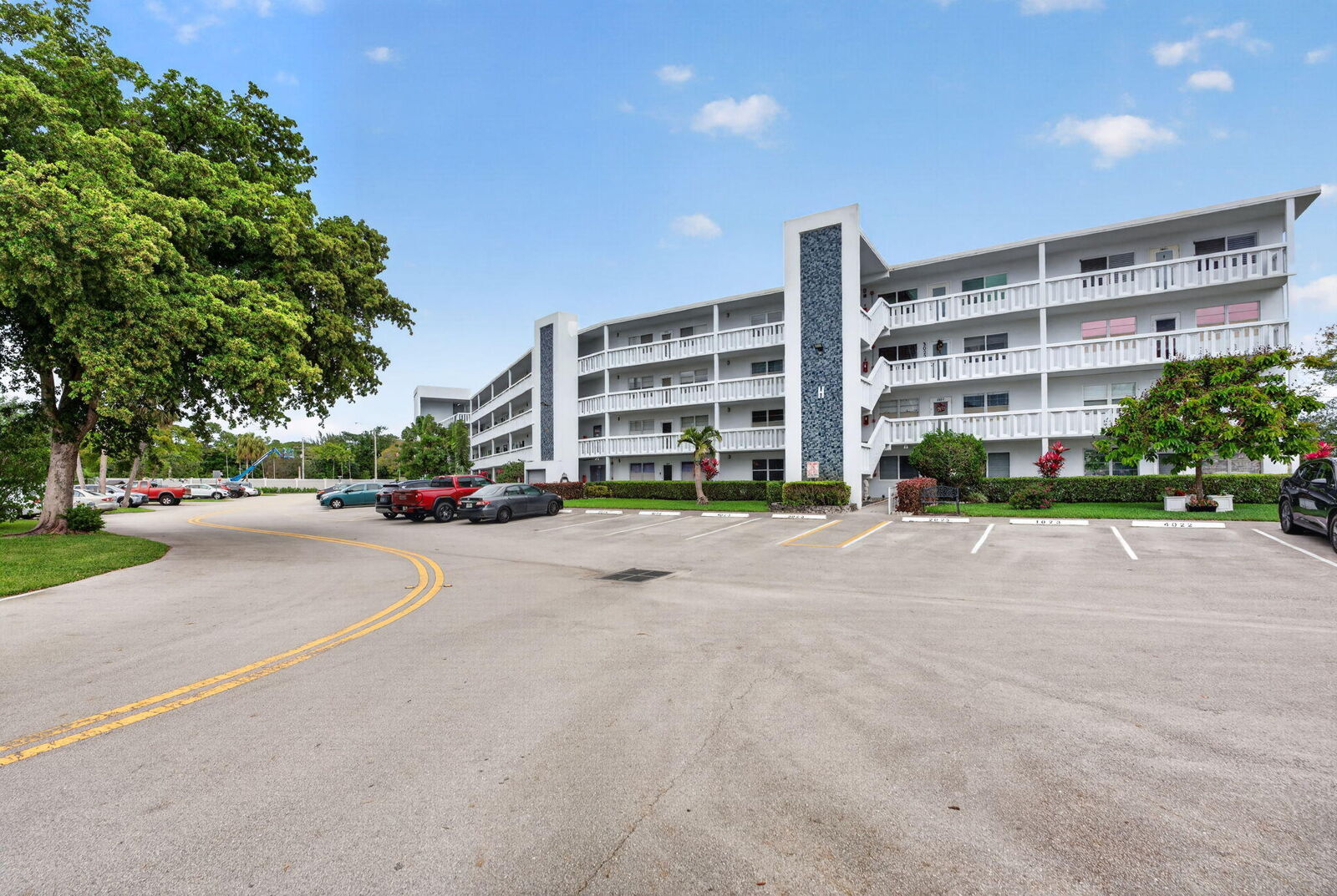 Property Photo: 1025 Ventnor H FL 33442