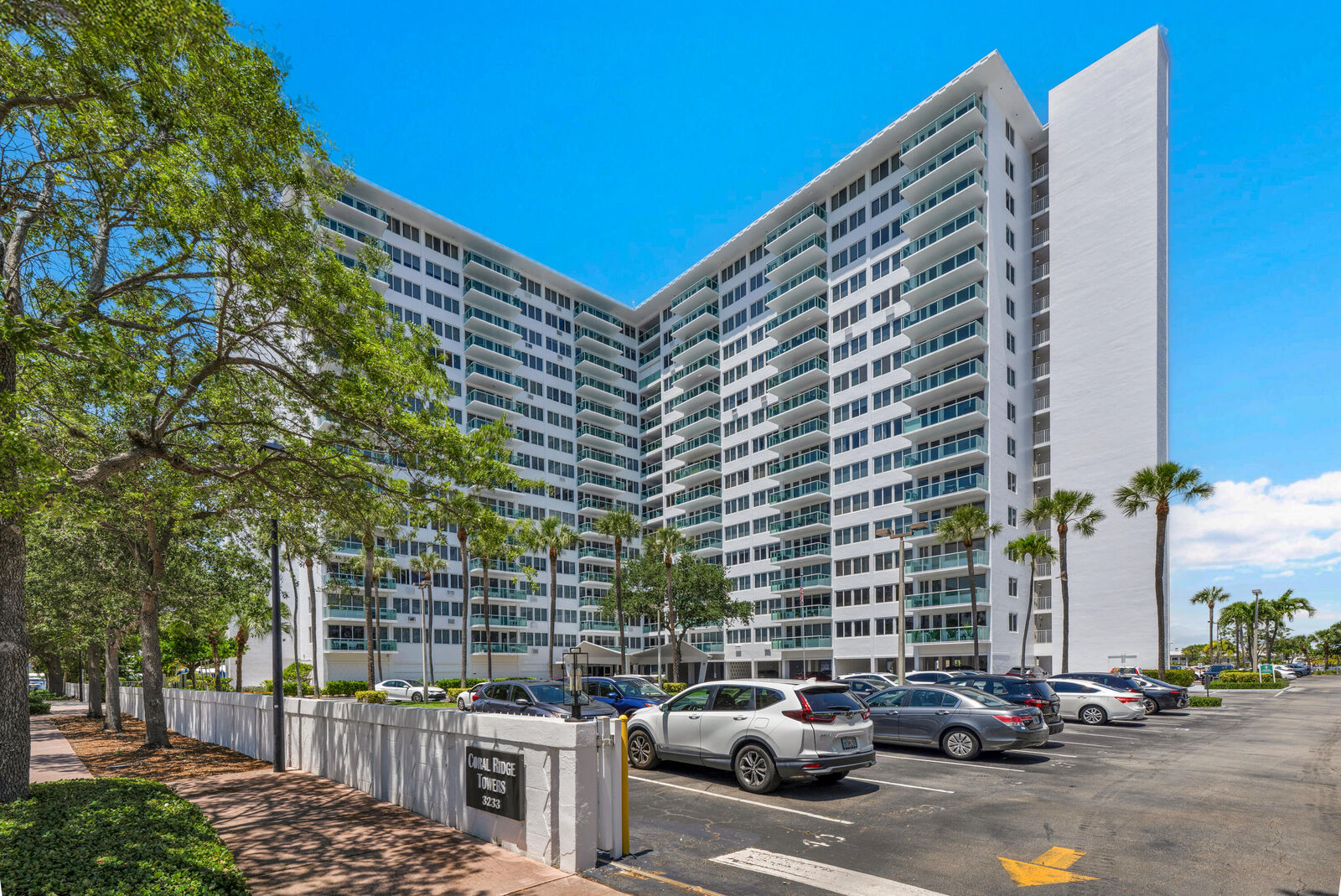 Property Photo:  3233 NE 34th Street 1406  FL 33308 
