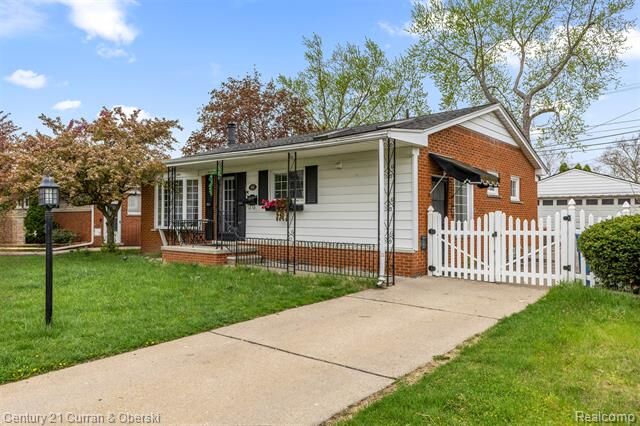 Property Photo:  6633 Shadowlawn Street  MI 48127 