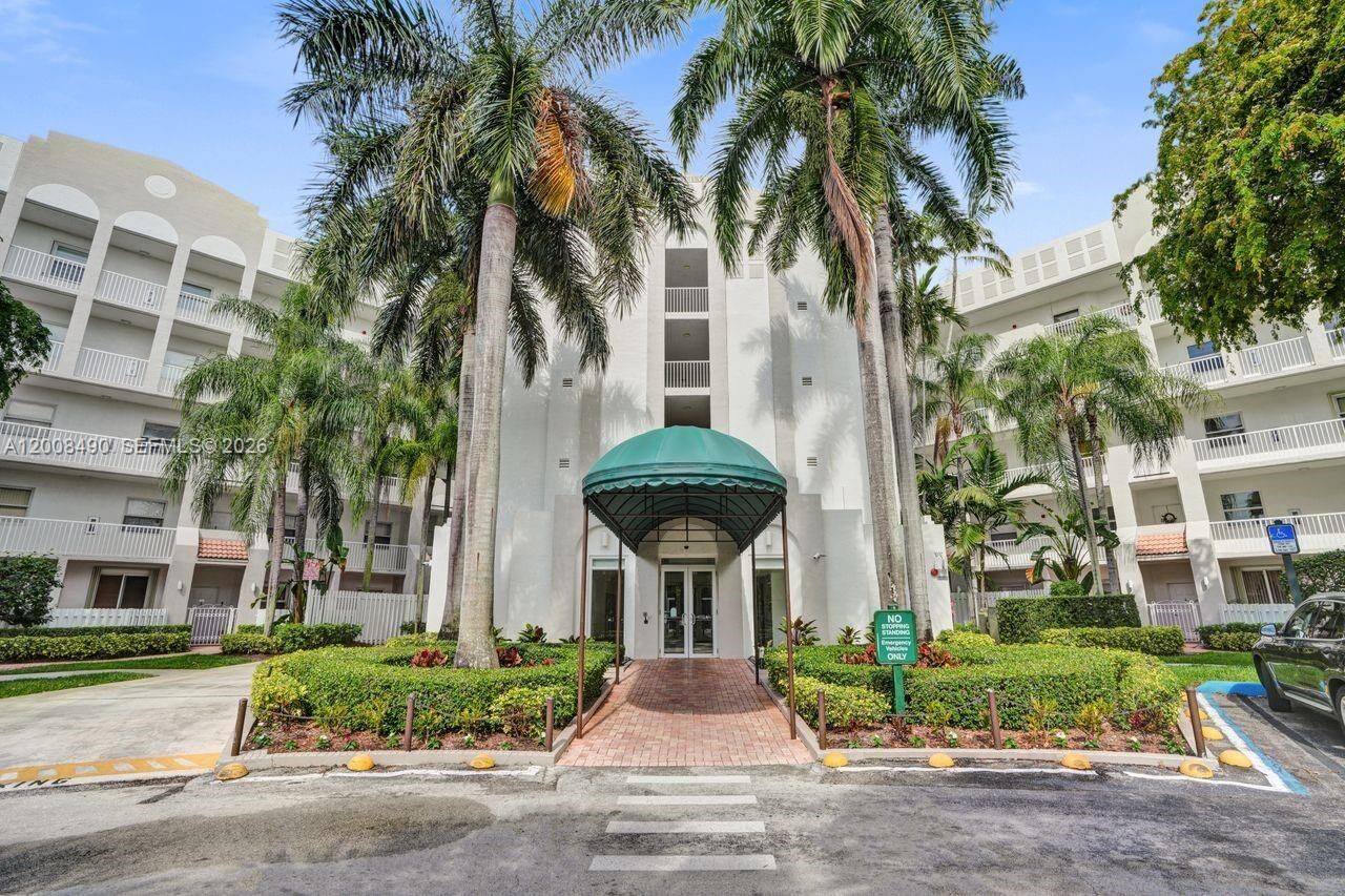 Property Photo:  10750 NW 66th St 203  FL 33178 