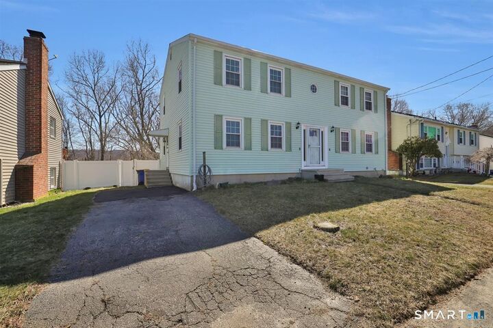 Property Photo:  46 Horseshoe Drive  CT 06706 