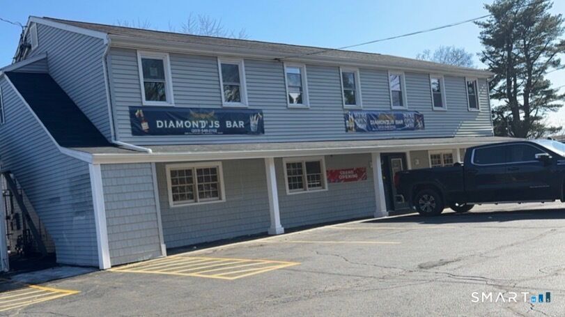 Property Photo:  682 Old Colony Road  CT 06451 