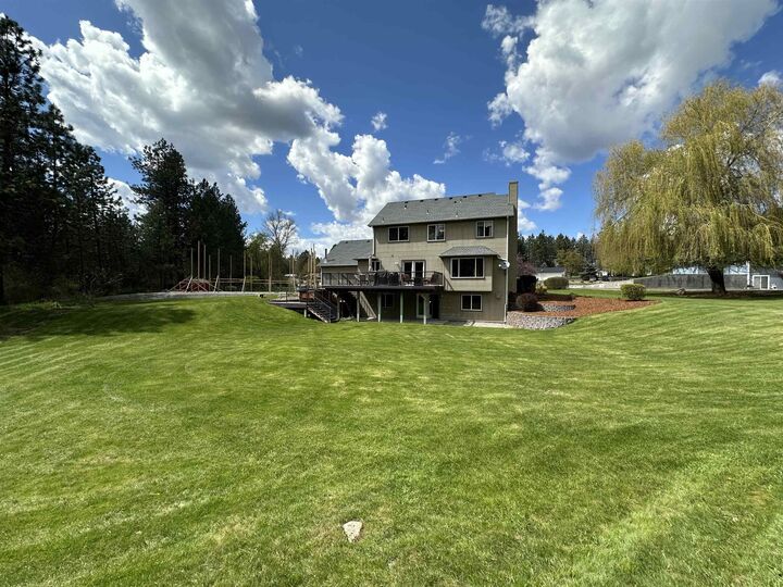 Property Photo:  8320 N Haye Ln  WA 99025 