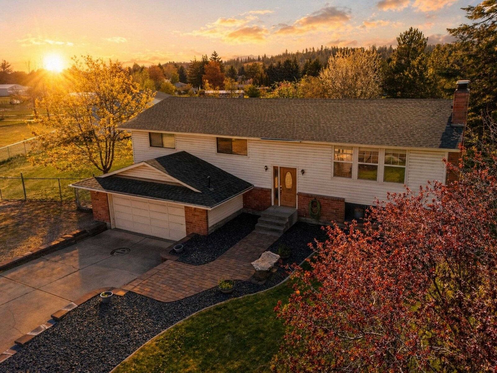 Property Photo:  1217 S Pioneer Ct  WA 99037 