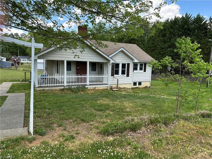 Property Photo: 286 Cartpath Road NC 28659