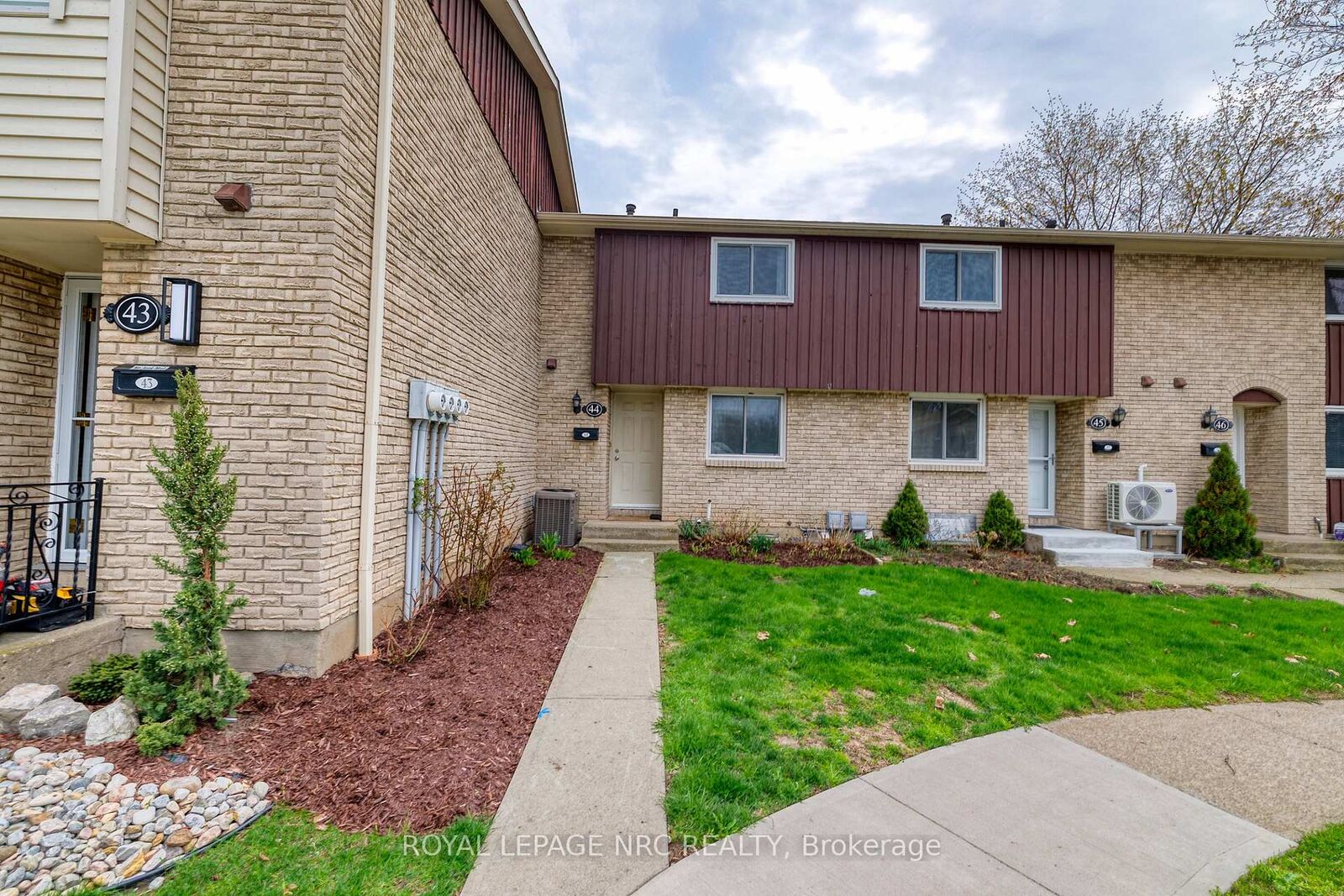 Property Photo: 50 Lakeshore Rd Unit 44 Road ON L2N 6P8
