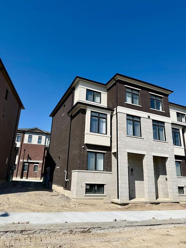 Property Photo:  25 Victor Metcalf Lane  ON L4B 0J7 