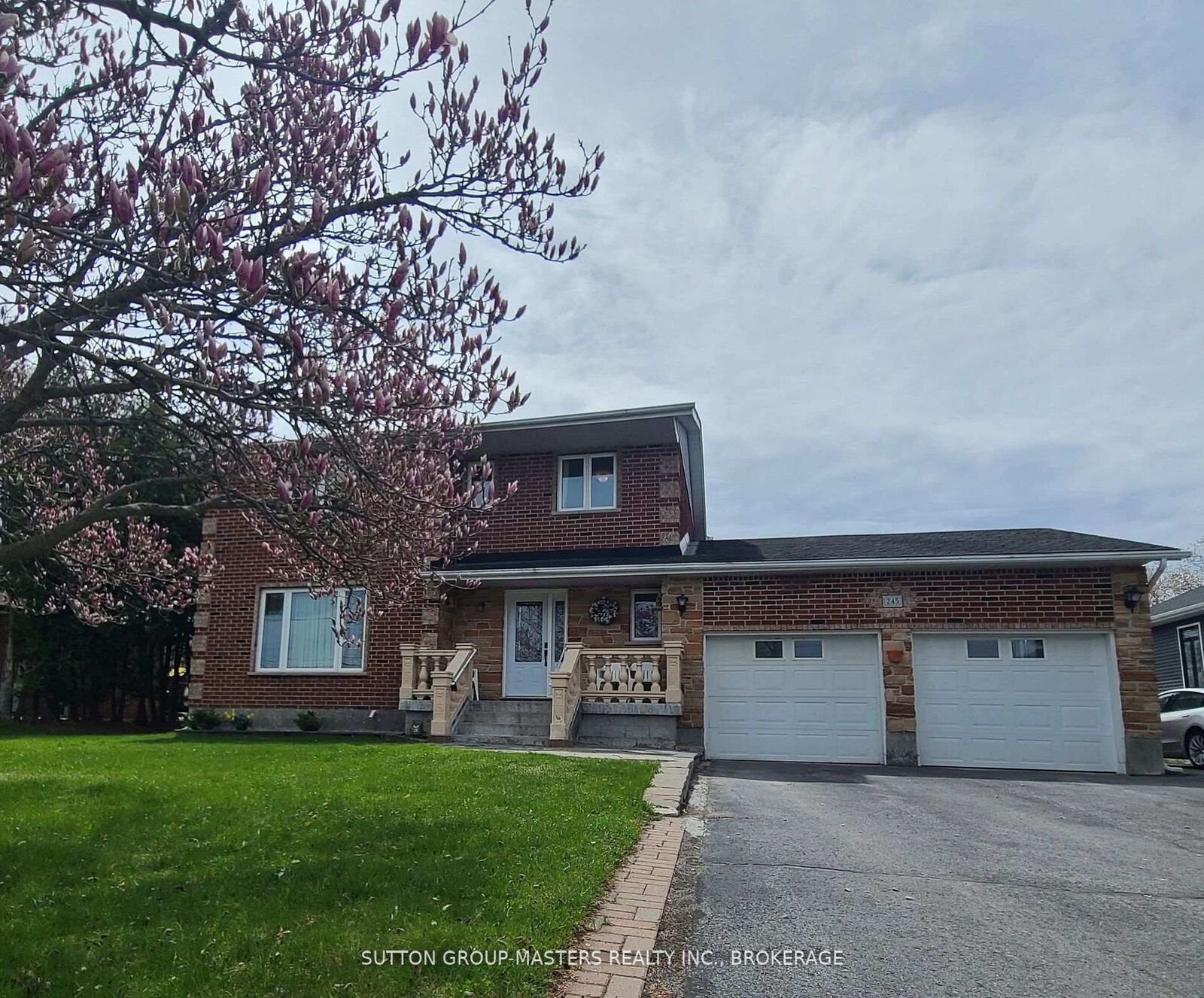 Property Photo: 245 Arnold Street ON K7M 3M4