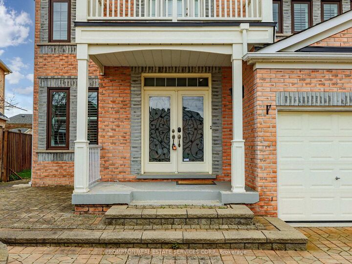 Property Photo: 18 Bridleford Court ON L3P 7Z2