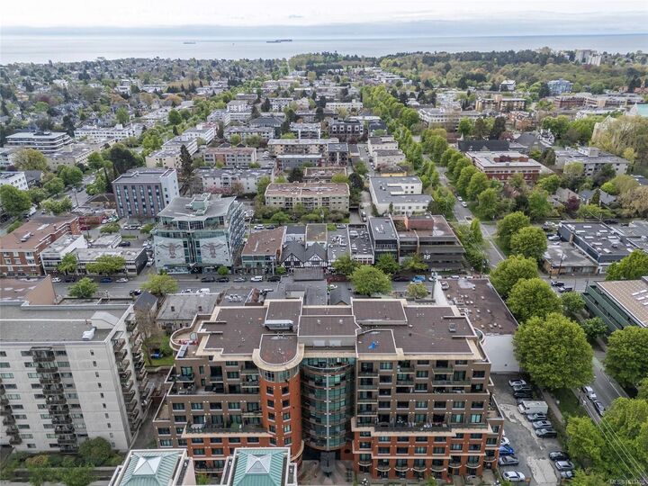 Property Photo: 1029 View St #914 BC V8V 0C9