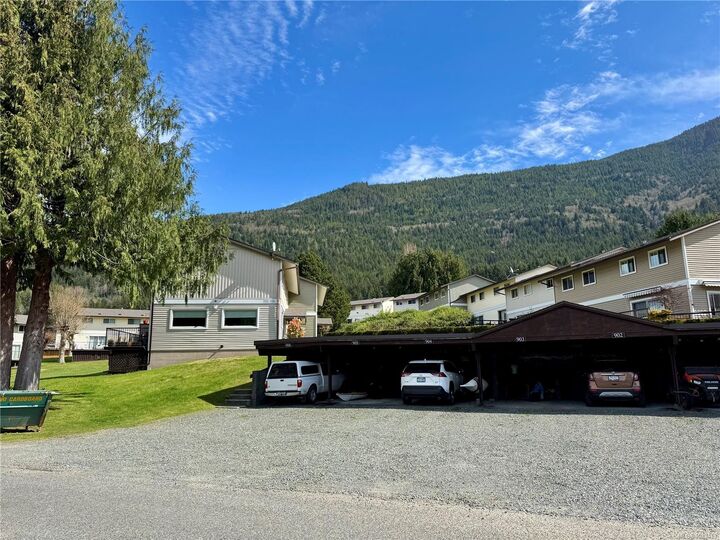 Property Photo:  903 Maquinna Ave  BC V0N 2N0 