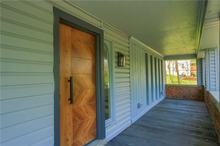Property Photo:  2513 Grove Rd  PA 15129 