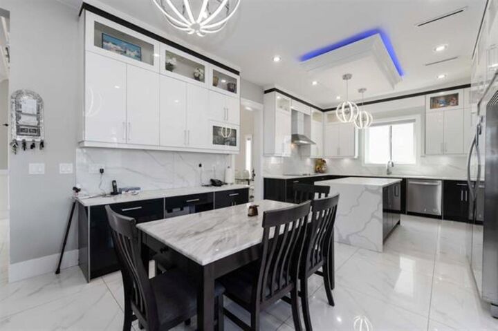 Property Photo:  32235 Pineview Avenue  BC V2T 1R2 