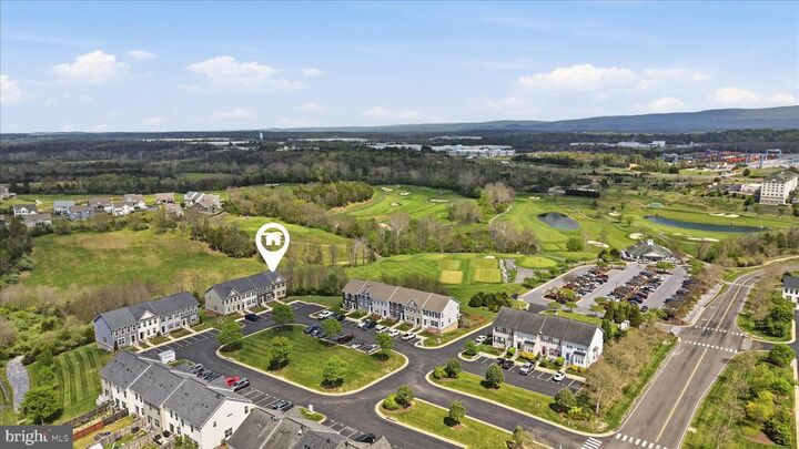 Property Photo:  60 Niblick Square  VA 22630 