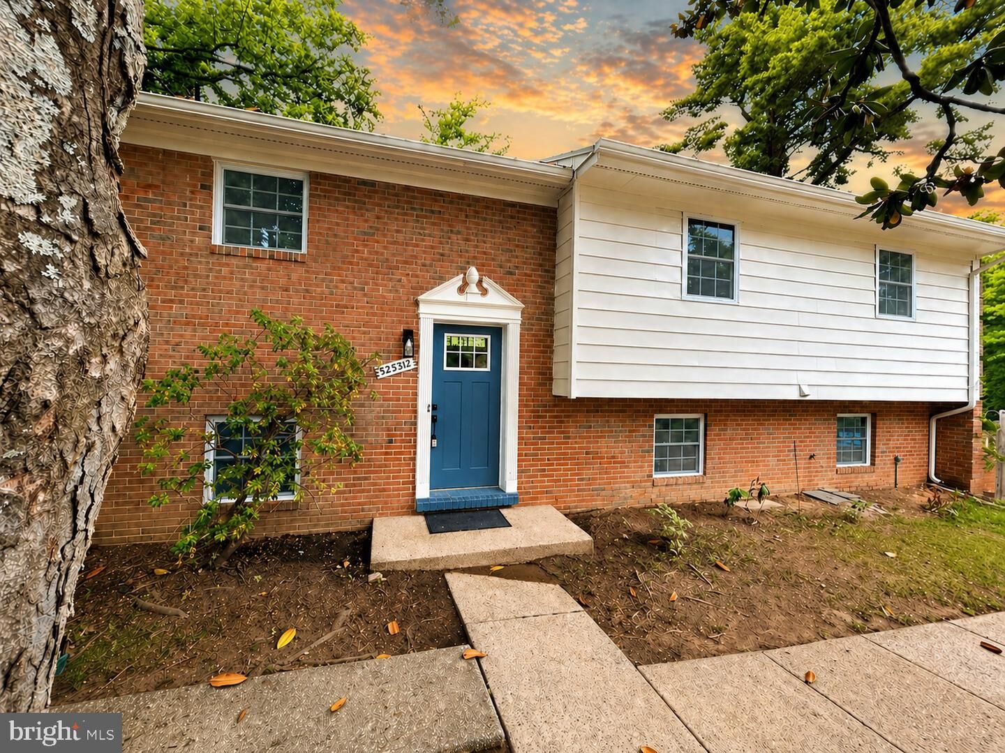 Property Photo:  12530 Oakwood Drive  VA 22192 
