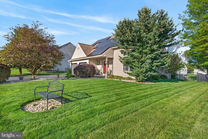 Property Photo:  325 Olde Hickory Road  PA 17347 