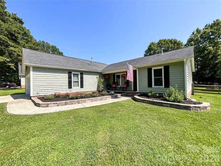 Property Photo:  103 Woodland Lane  NC 28112 
