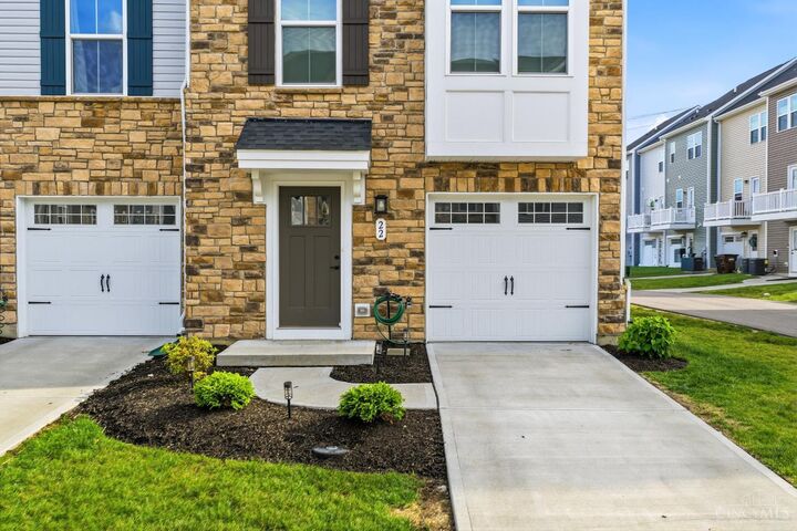 Property Photo:  22 Wentworth Lane  OH 45236 