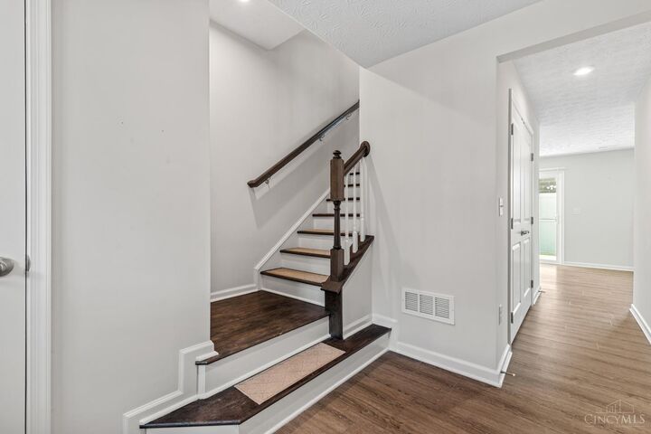Property Photo:  22 Wentworth Lane  OH 45236 