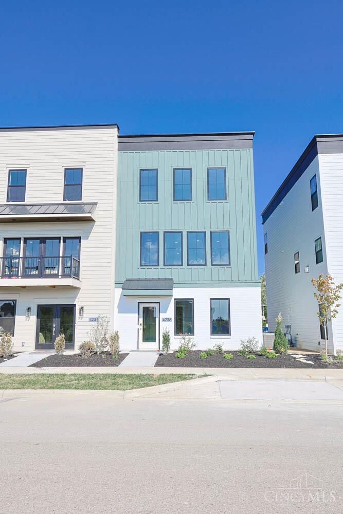 Property Photo: 4236 Parkview Drive OH 45242