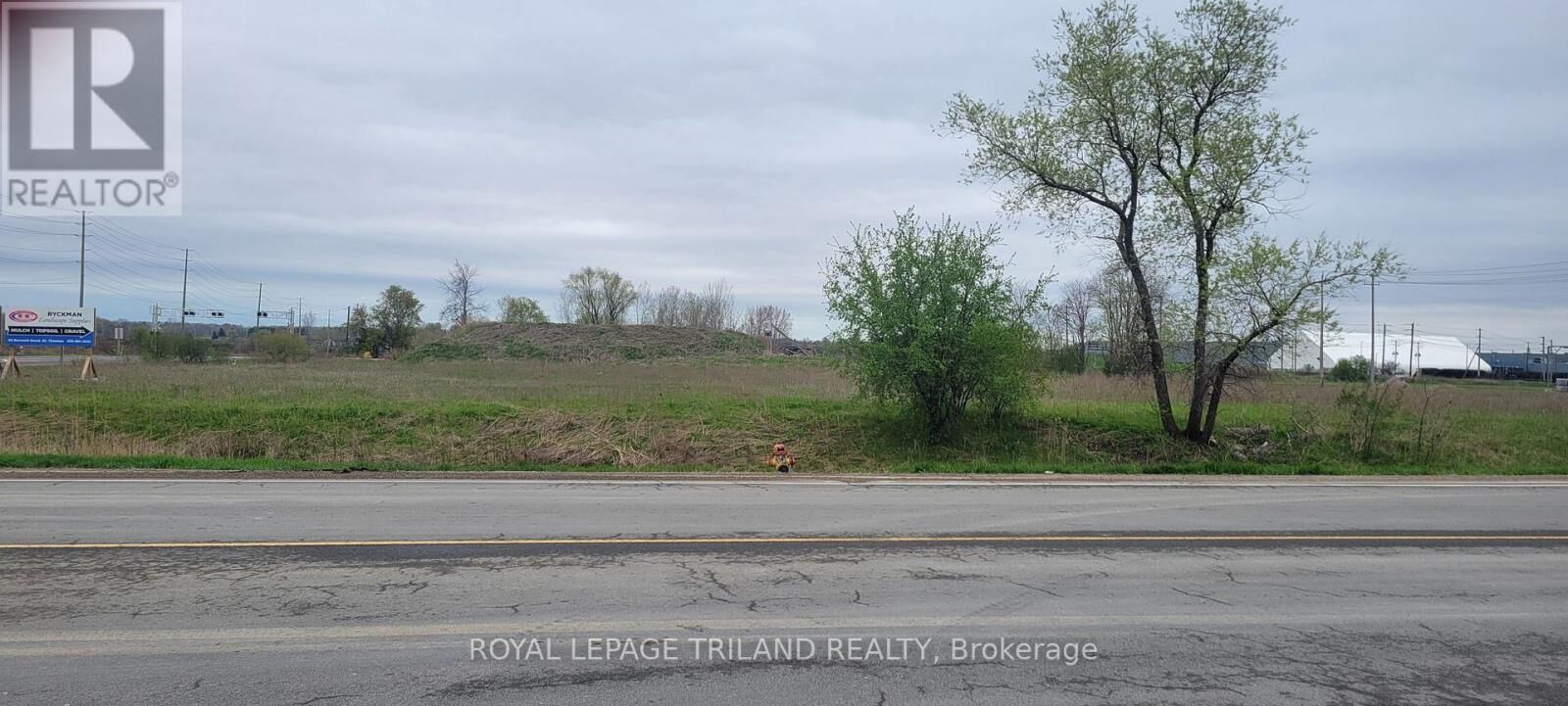 Property Photo:  265 East Edward Street  ON N5P 4A9 