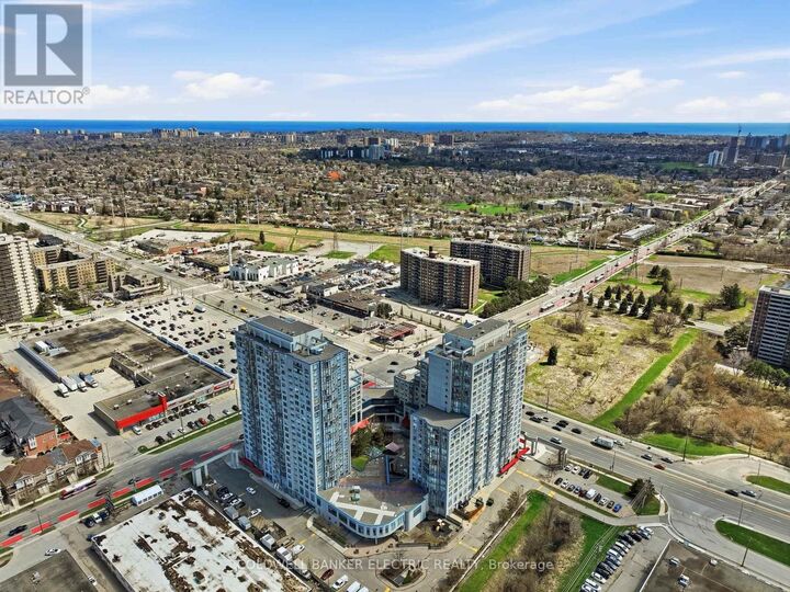 Property Photo:  2550 Lawrence Avenue East 815  ON M1P 4Z3 