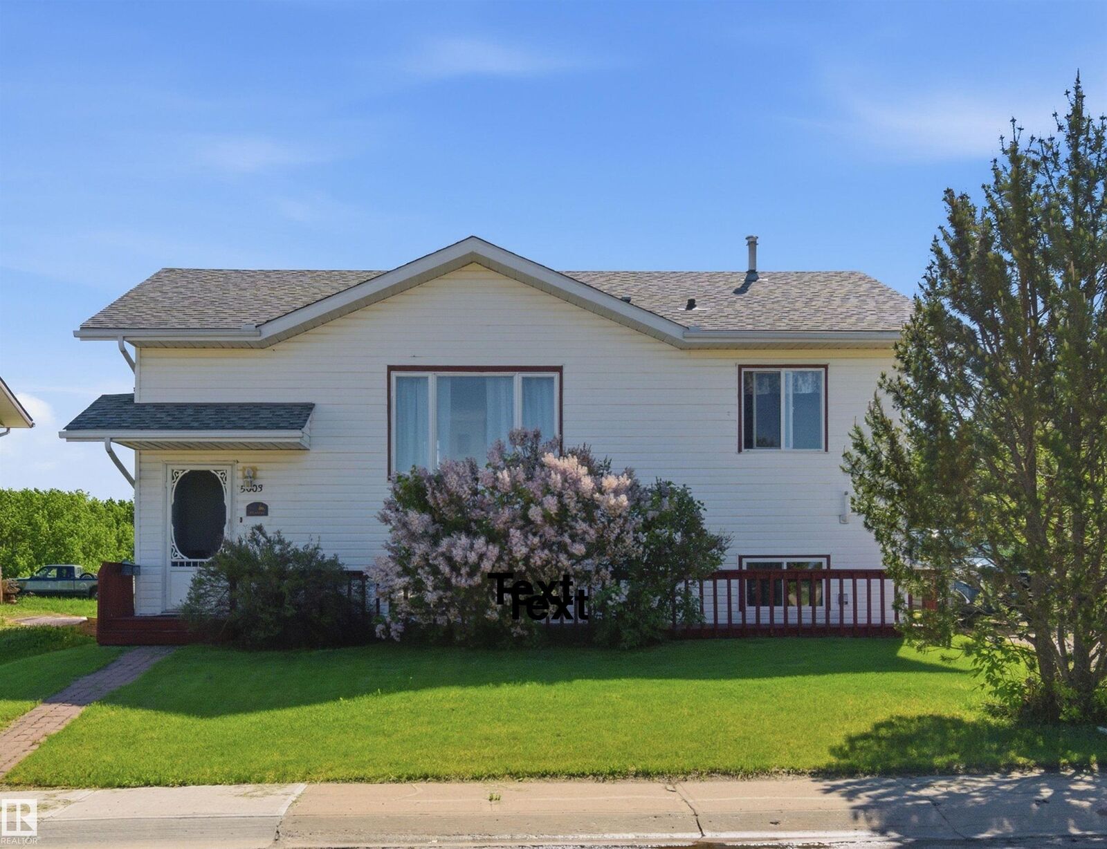 Property Photo: 5003 38 Street AB T9M 2B2