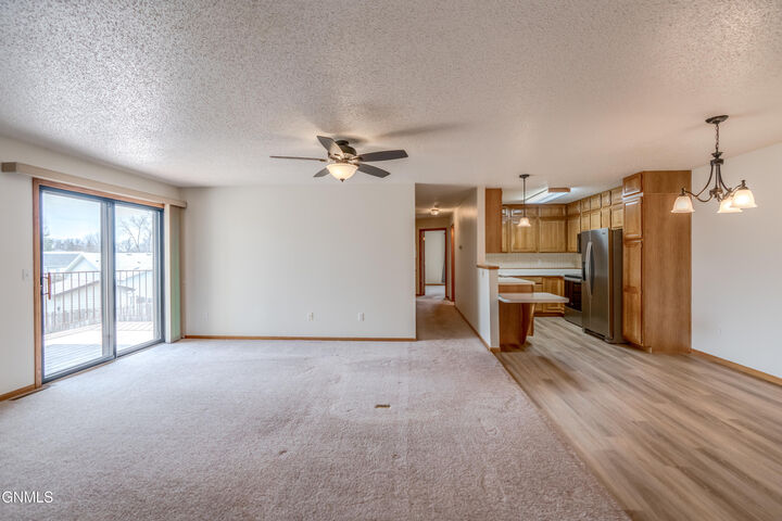 Property Photo:  2630 Gateway Avenue 203  ND 58503 