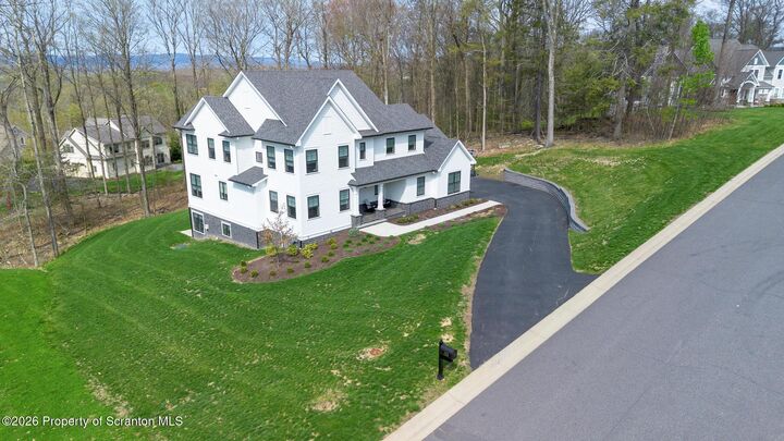 Property Photo:  123 Rock Ridge Drive  PA 18411 