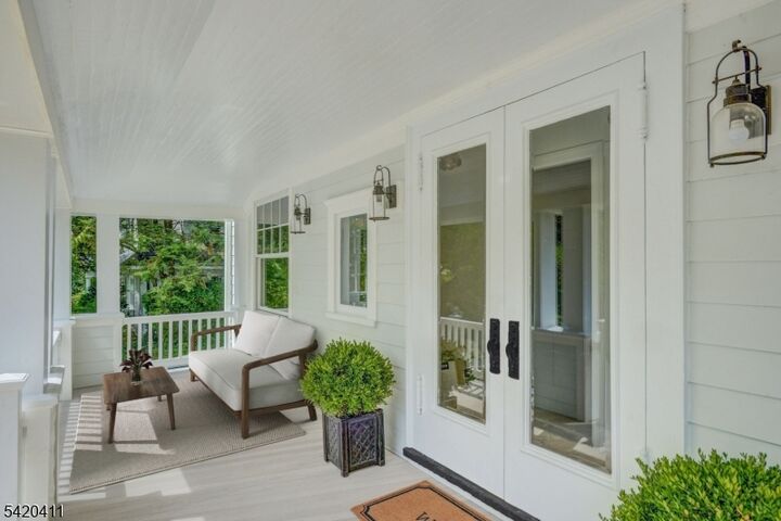 Property Photo:  89 Maplewood Ave 1  NJ 07040 