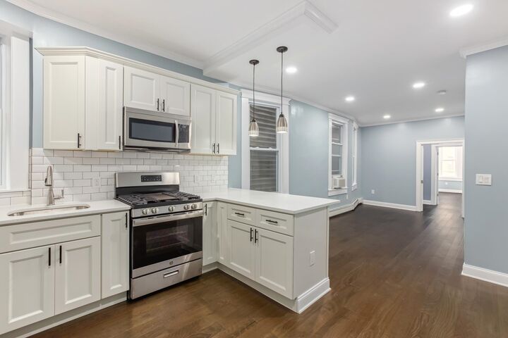 Property Photo:  380 Baldwin Ave 2R  NJ 07306 