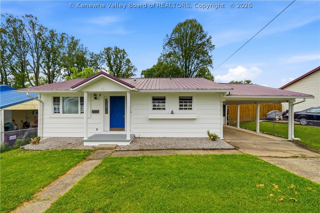 Property Photo:  207 Lakeview Drive  WV 25526 