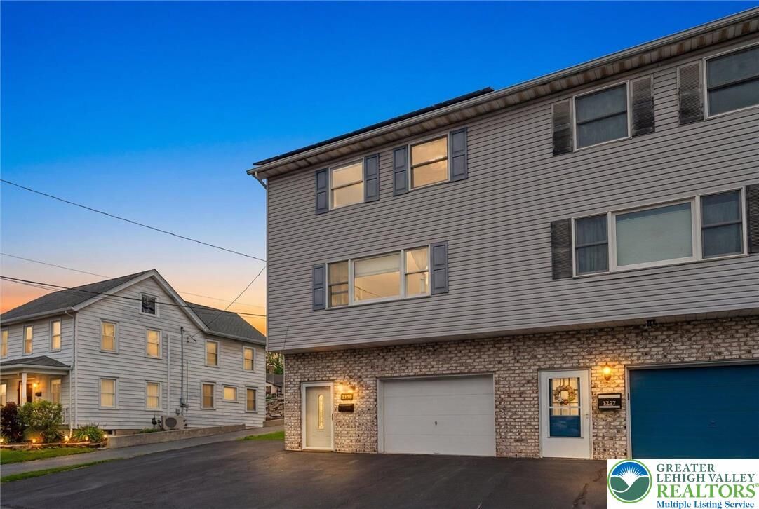 Property Photo:  326 Chestnut  PA 18080 