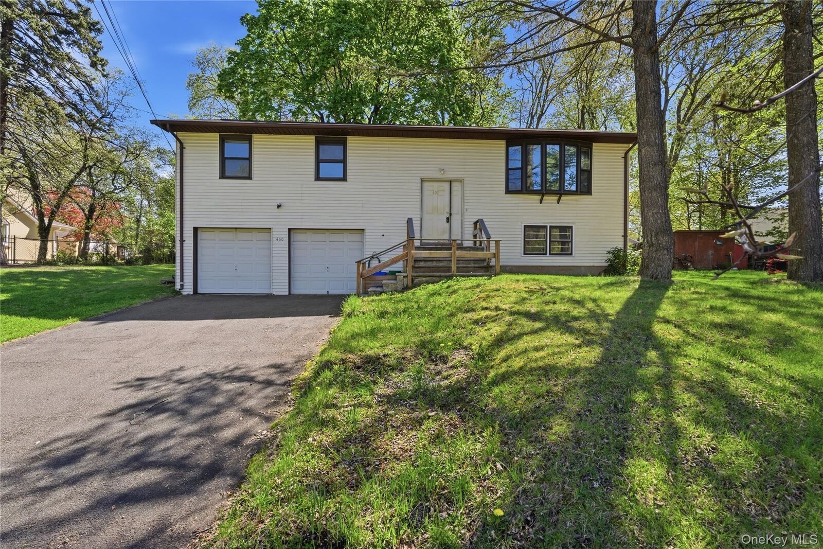 Property Photo:  400 S Little Tor Road  NY 10956 