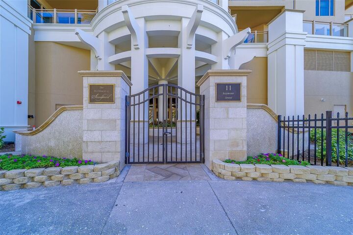 Property Photo:  11 Baymont Street 1109  FL 33767 