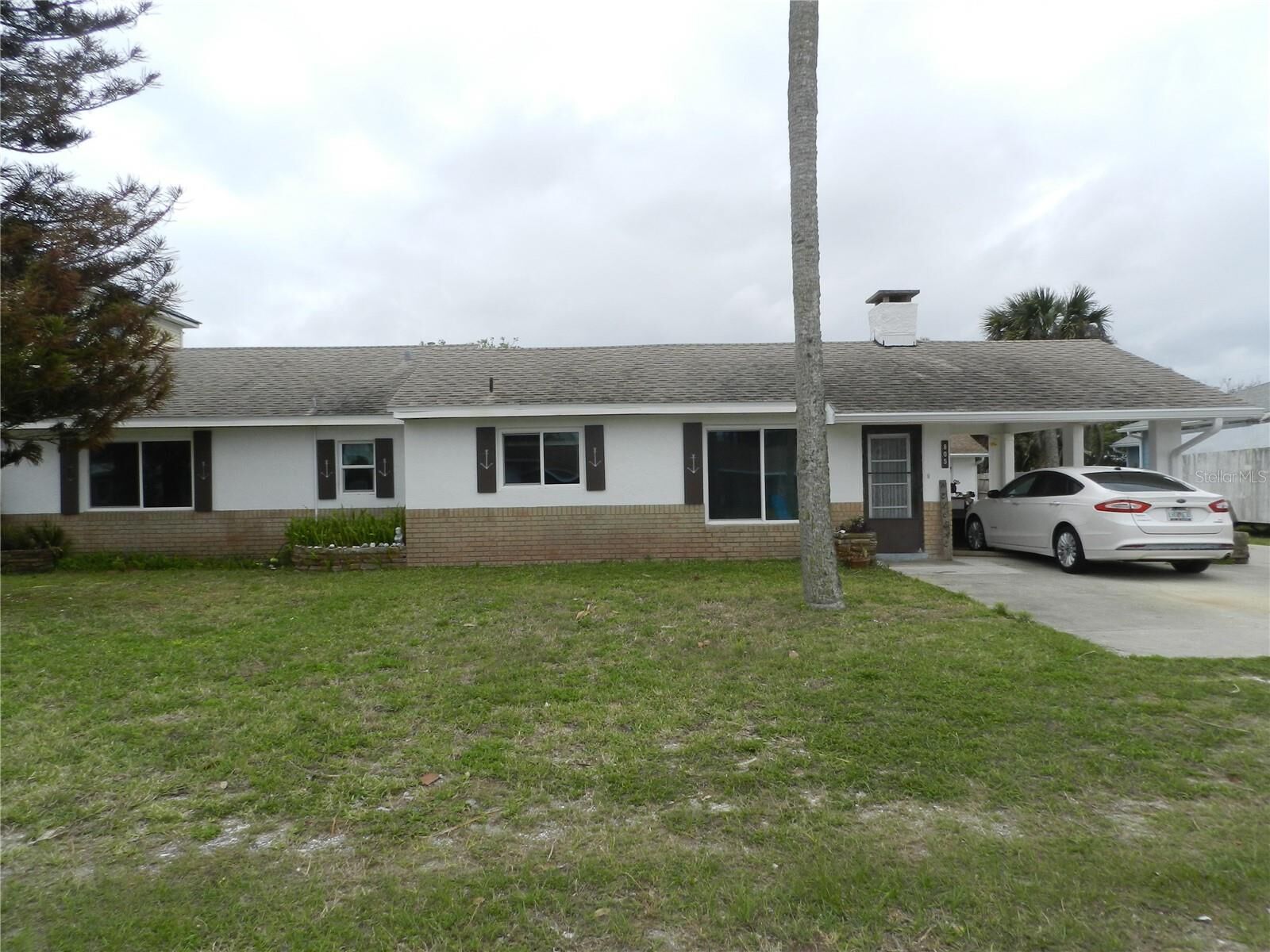 Property Photo:  805 Ocean Avenue  FL 32169 