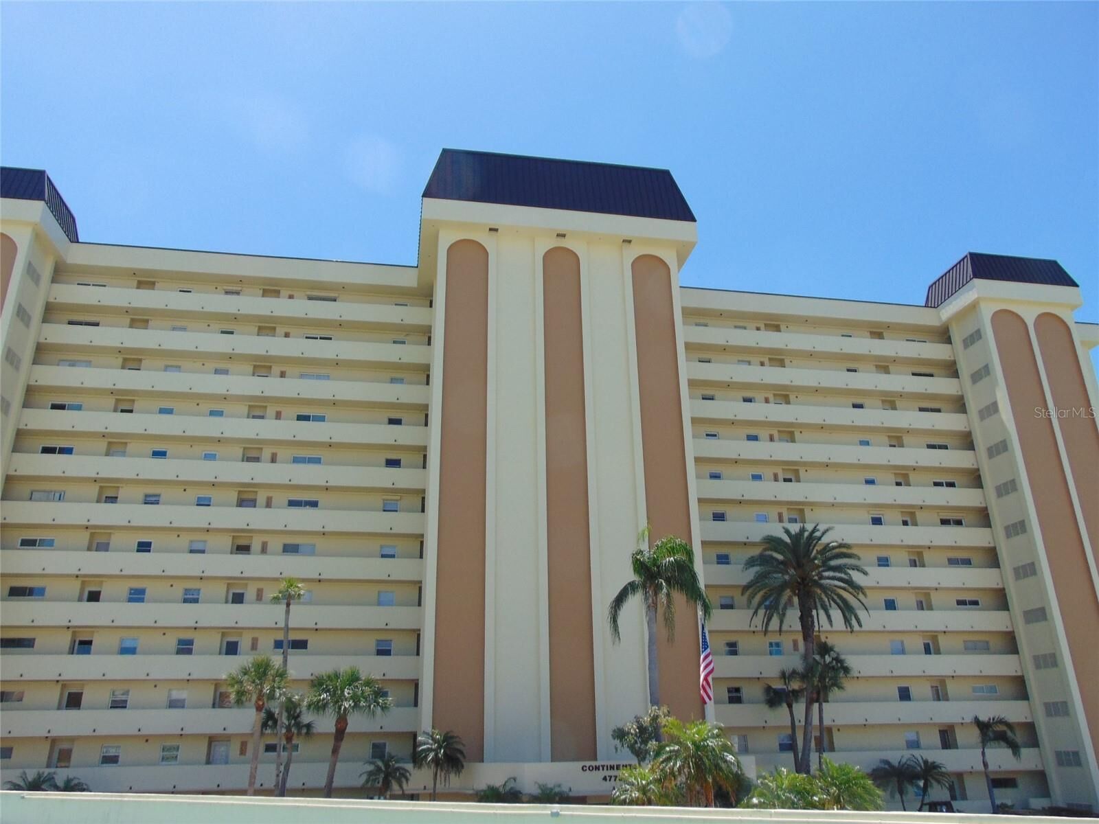 Property Photo:  4775 Cove Cir Circle N 104  FL 33708 