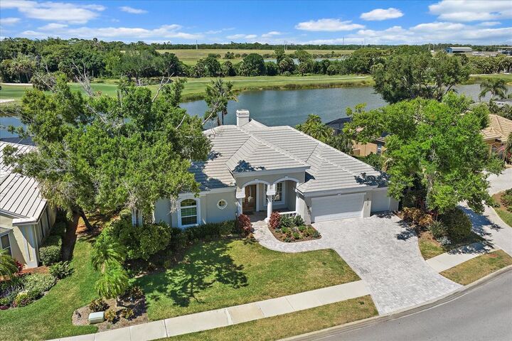 Property Photo:  413 Fieldstone Drive  FL 34292 
