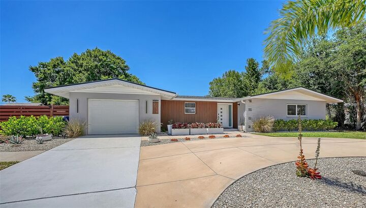 Property Photo:  2614 Croton Avenue  FL 34239 