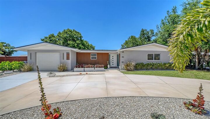 Property Photo: 2614 Croton Avenue FL 34239