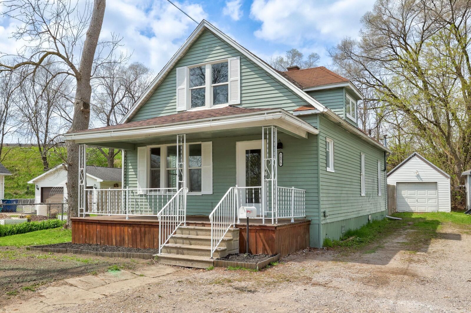 Property Photo:  2875 Schaefer Street  MI 48604 
