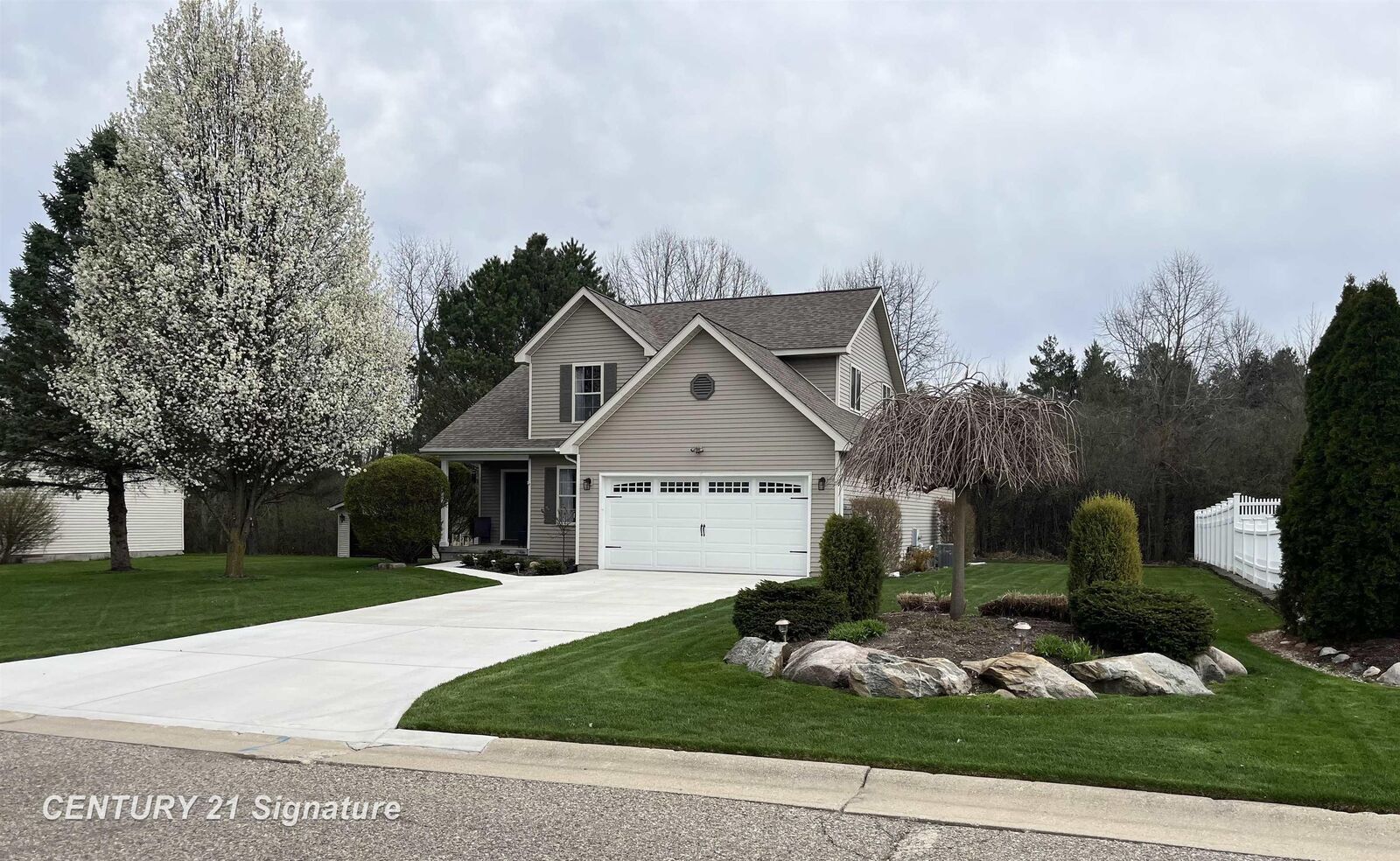 Property Photo:  2400 Marlene Drive  MI 48473 