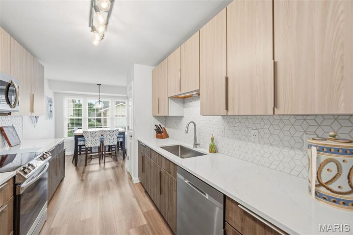 Property Photo:  48 Rue De Paix 39  MO 63367 