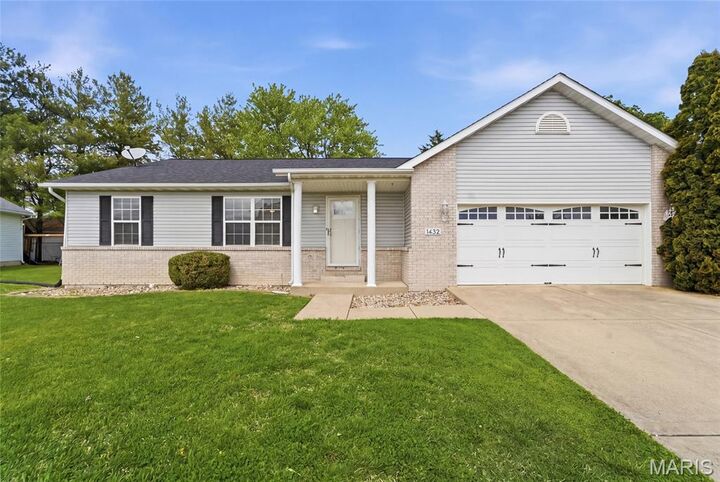 Property Photo:  1432 Manchester Drive  IL 62269 
