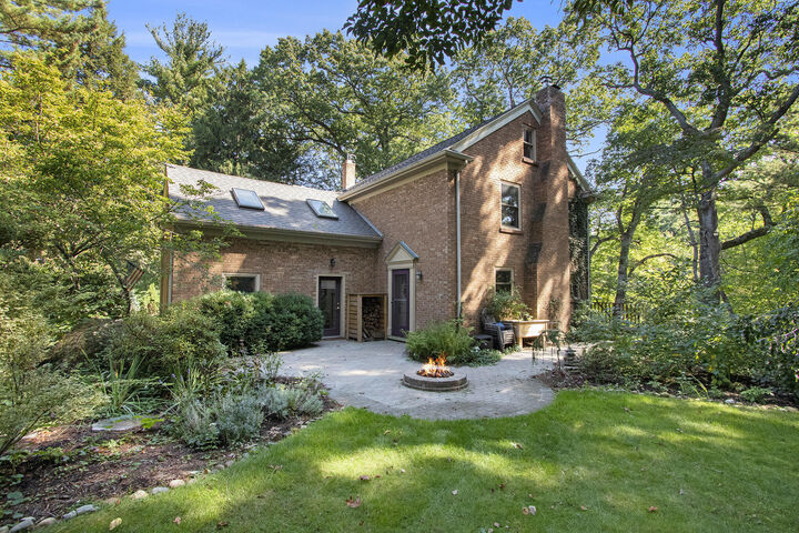 Property Photo:  2837 Washington Avenue  MI 49085 