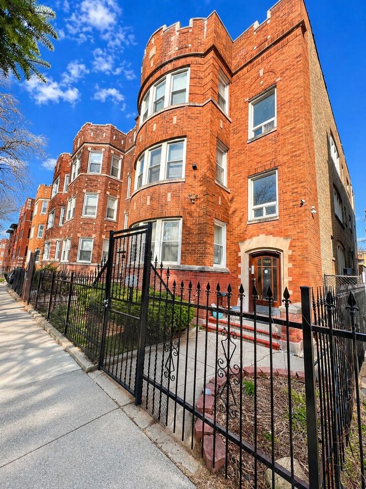 Property Photo:  7823 S Cornell Avenue  IL 60649 