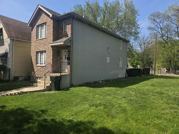 Property Photo:  